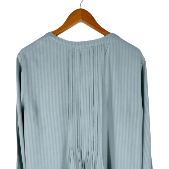 J. Jill Pintuck V-Neck Tunic Top M Sage Green Minimalist - Picture 5 of 11